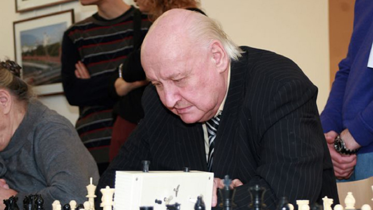 Oleg Chernikov